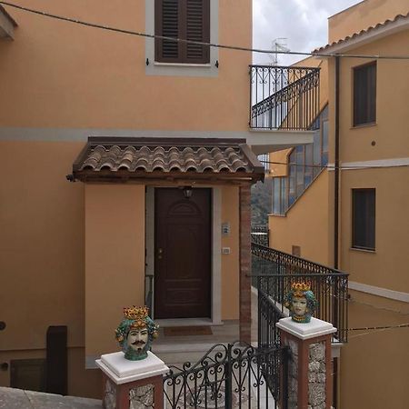 Casa Vacanza Cundari คาสเตลโมลา ภายนอก รูปภาพ