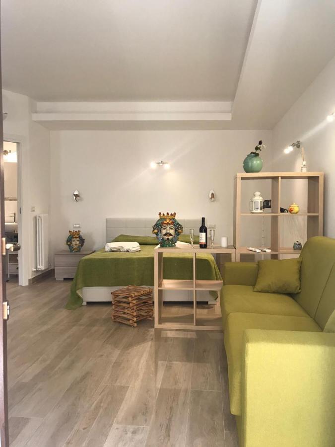 Casa Vacanza Cundari คาสเตลโมลา ภายนอก รูปภาพ