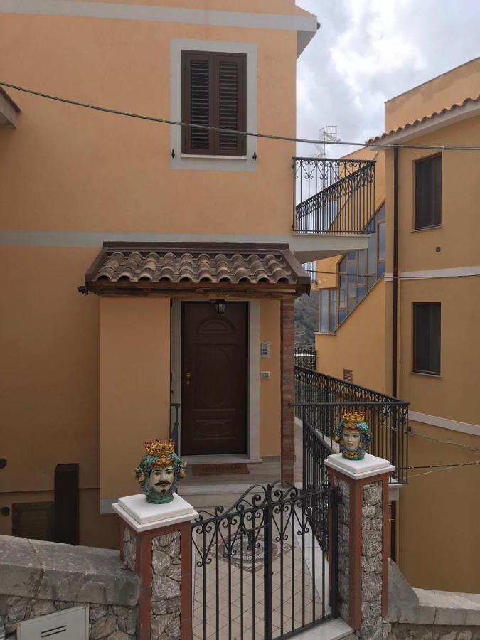 Casa Vacanza Cundari คาสเตลโมลา ภายนอก รูปภาพ