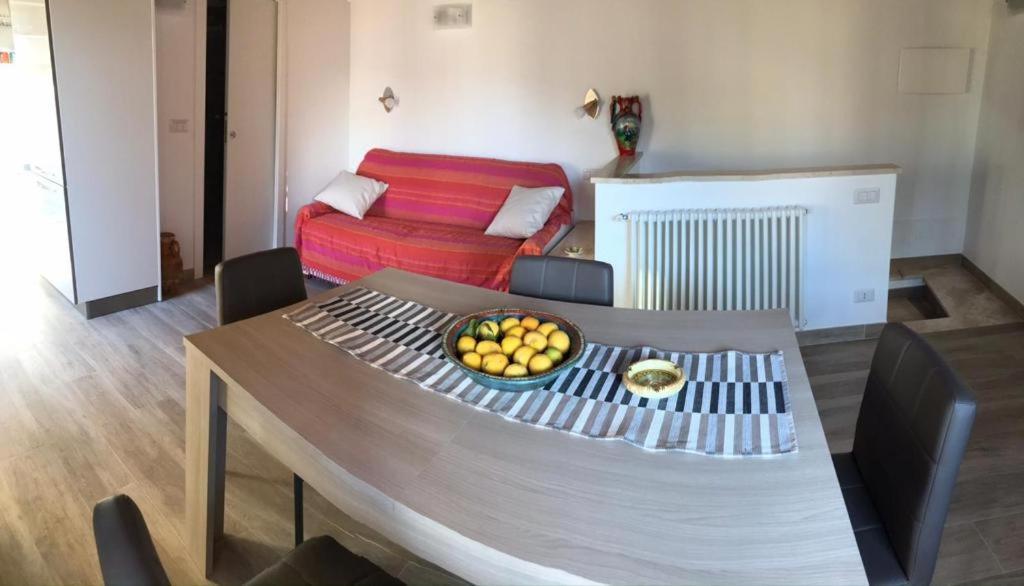 Casa Vacanza Cundari คาสเตลโมลา ภายนอก รูปภาพ